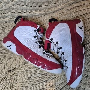 AIR JORDAN 9 RETRO Red and White High-Top Sneakers